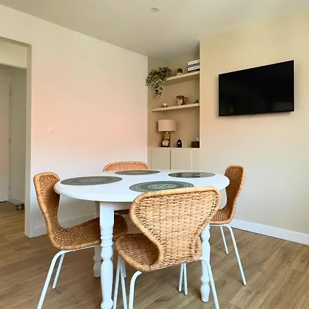 Appartement Harmonie - Premium, Central, 2 Chambres&parking Gratuit *